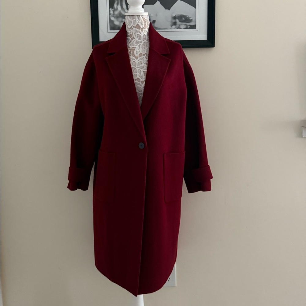 New Theory coat  90% wool 10% cashmere size L burgundy color org $795